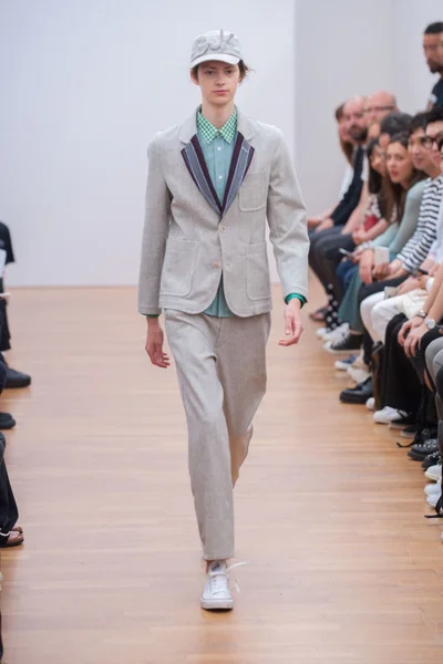 Look 9